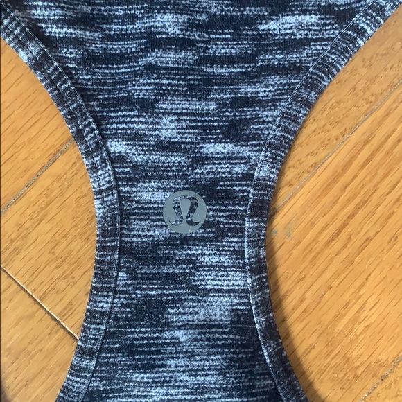 Size 6 lulu tank - Picture 4 of 4